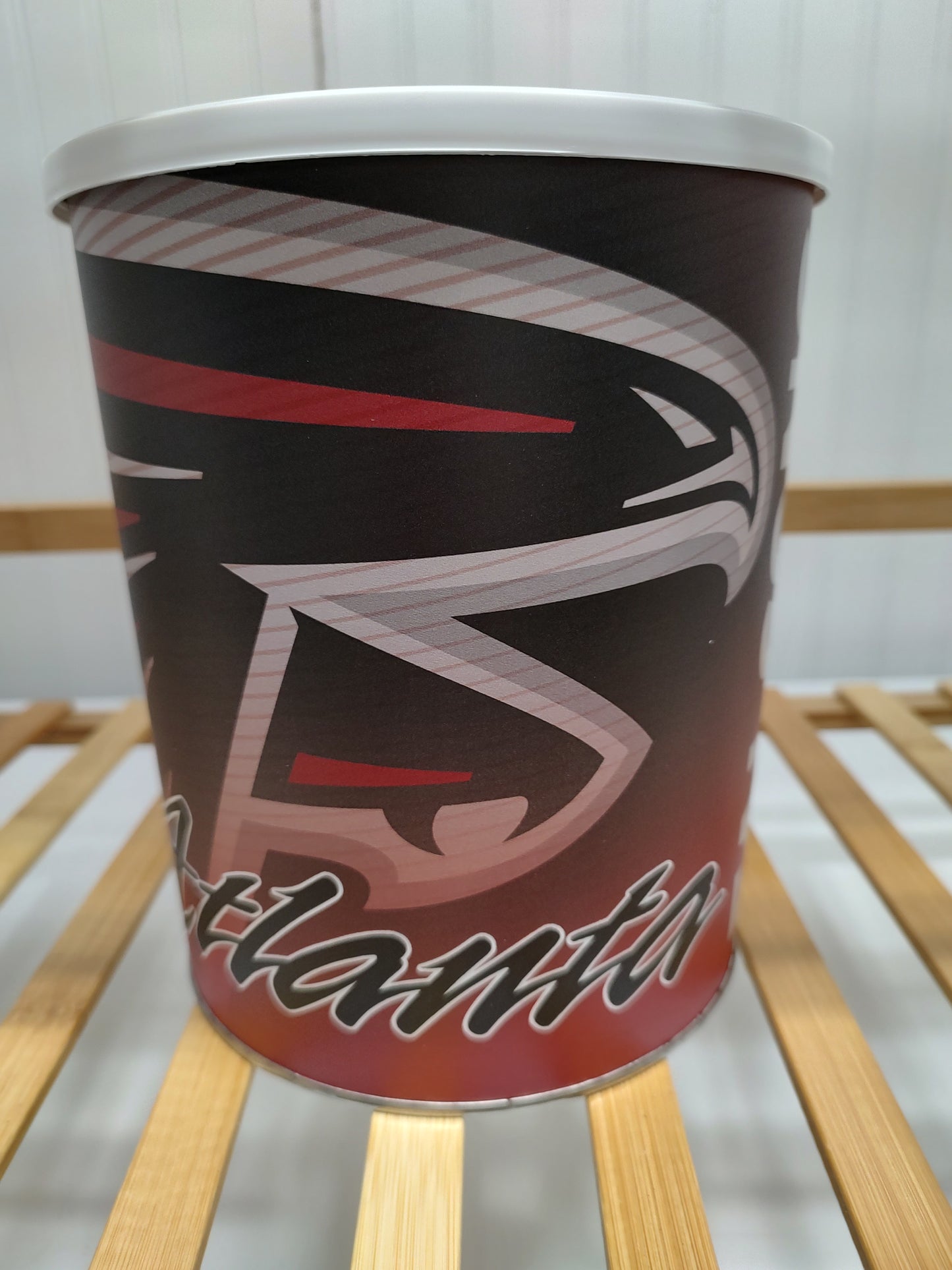 Popular NFL, College Football, Festive & Vintage Popcorn Tins