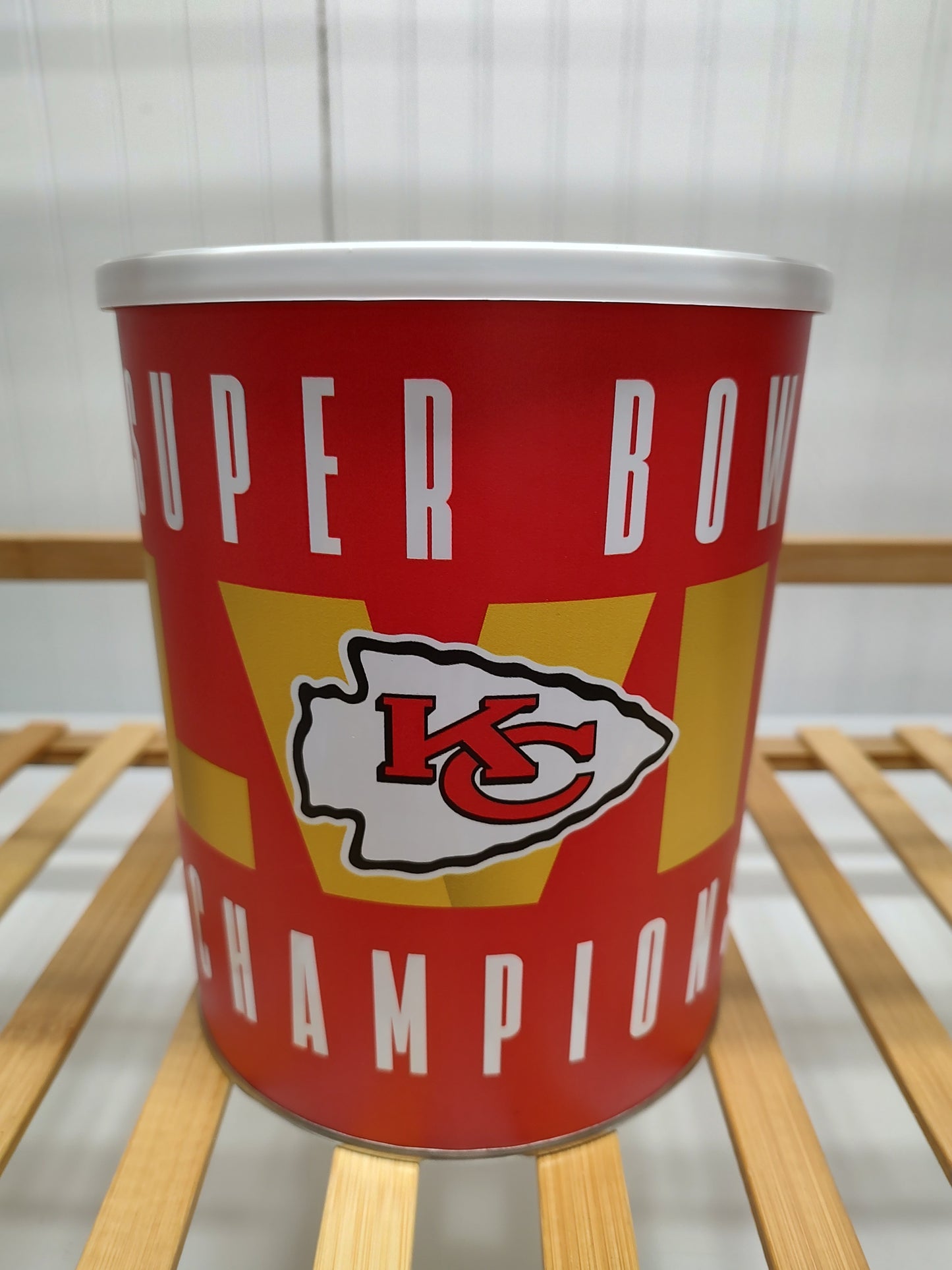 Popular NFL, College Football, Festive & Vintage Popcorn Tins