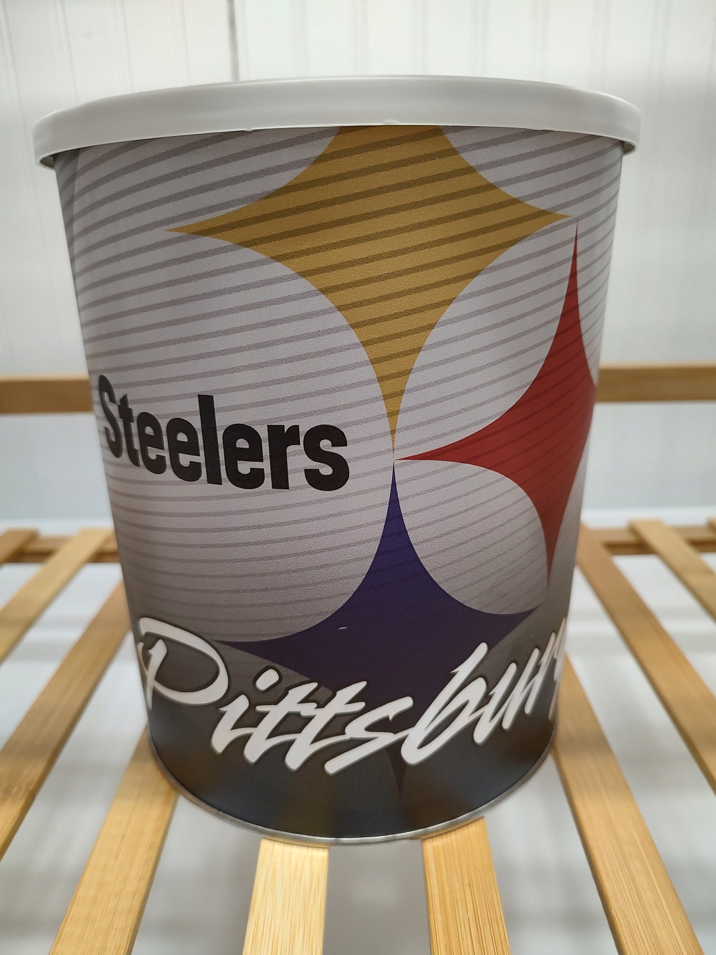 Popular NFL, College Football, Festive & Vintage Popcorn Tins