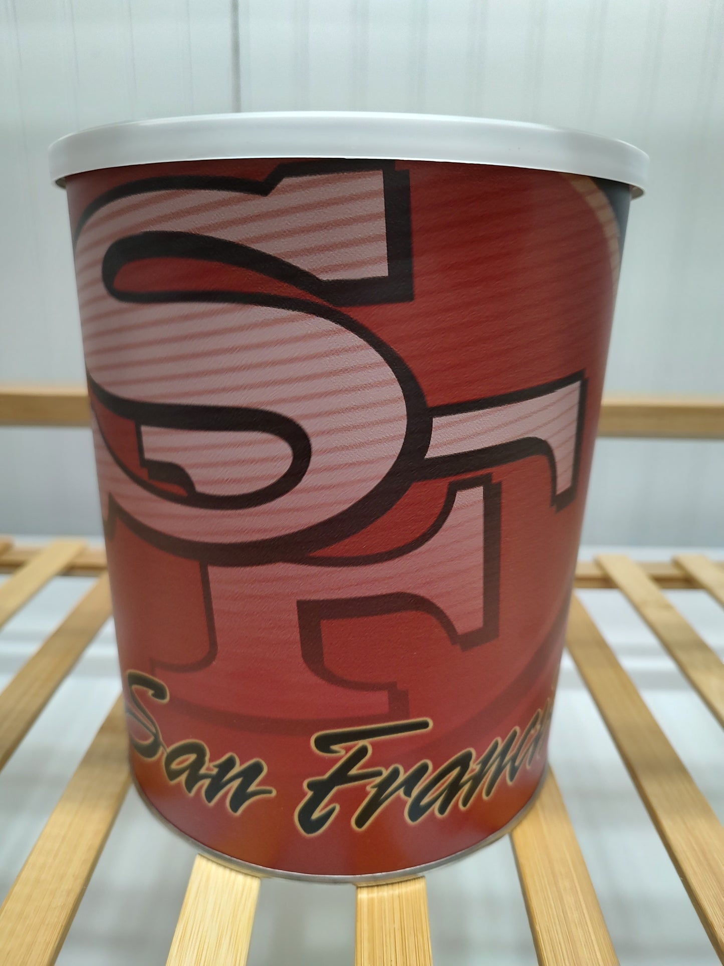 Popular NFL, College Football, Festive & Vintage Popcorn Tins